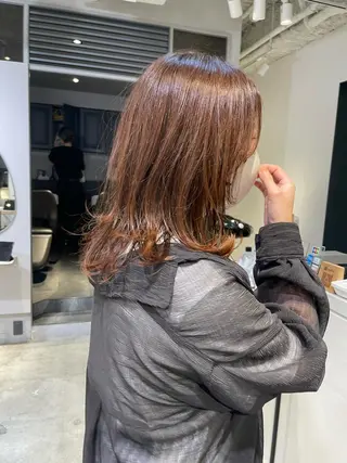 ミディアム 斉藤 瑞恵のヘアスタイル