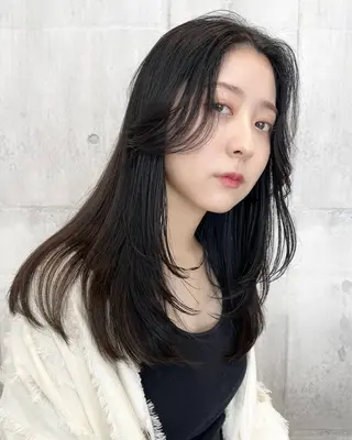 セミロング カラー channel所属・Natsumi ❤︎のヘアスタイル