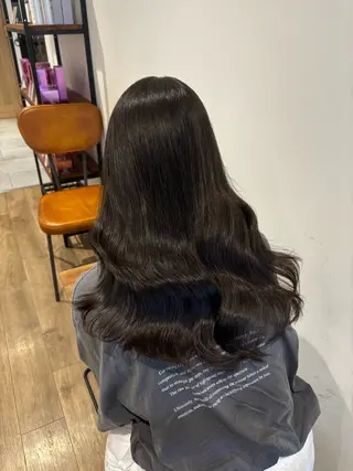 ロング カラー 𝑴𝒊𝒌𝒖💝 透明感モテカラーのヘアスタイル