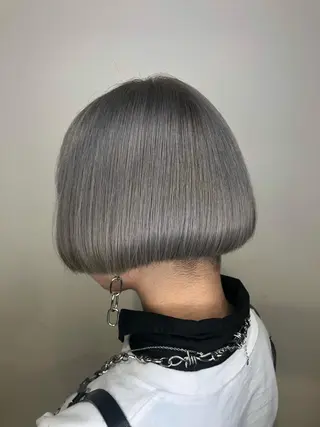 ミディアム カラー ウルフカット／吉村 桃子のヘアスタイル