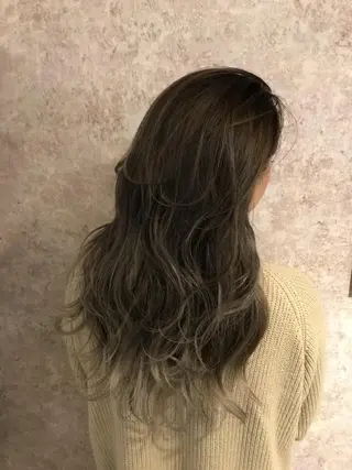 ミディアム カラー パーマ レイヤーカット 早崎太生のヘアスタイル