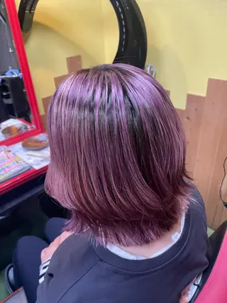 ミディアム デザインカラー🏝️ 須賀汐音のヘアスタイル