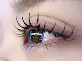 マツエク・マツパ Lau【ラウ】所属・Lau【ラウ】 ⁂NaNaのマツエク・マツパデザイン