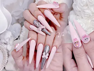 ネイル ✨Nailsalon Vi+✨のネイルデザイン