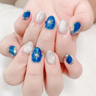 ネイル 根津 綾子のネイルデザイン