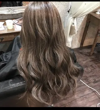 ロング カラー Tsuyoki .のヘアスタイル