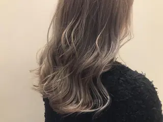 ミディアム カラー 大阪福島韓国束感まつ げ Sayaka🤍のマツエク・マツパデザイン