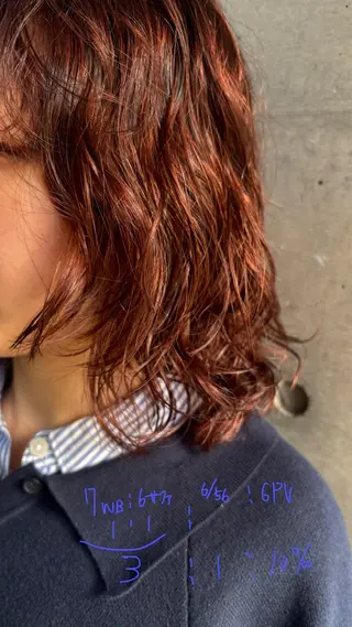 カラー ANTI KANADEのヘアスタイル