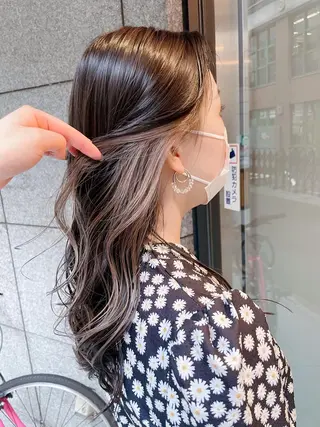 ロング 横山 菜摘のヘアスタイル