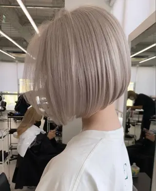 ショート LOWRL渋谷所属・✨LOWRL渋谷✨ しゅけ／ハイトーンのヘアスタイル