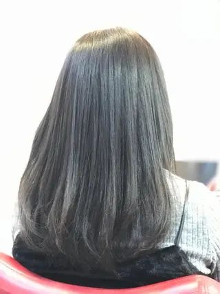 セミロング カラー 渋谷宮益坂 omoのヘアスタイル