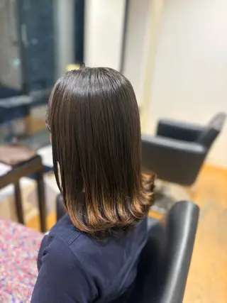 ミディアム カラー 浜崎 千亜のヘアスタイル
