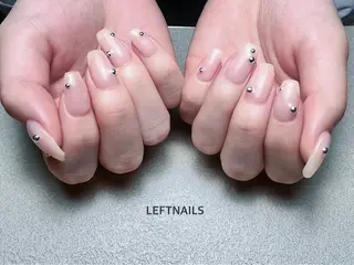 ネイル LEFTNAILS フィルインニュアンスのネイルデザイン