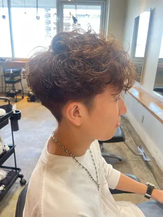 ミディアム パーマ メンズ RIN／韓国ヘア レイヤーカットのヘアスタイル