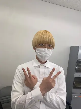 ショート ✂︎美容師芸人👑 コモリギャルソンのヘアスタイル