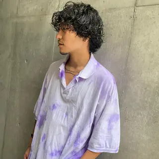 ミディアム パーマ メンズ GO TODAY シェアサロン　原宿本店所属・原宿↔︎浦和　美容師 折笠　亮のヘアスタイル
