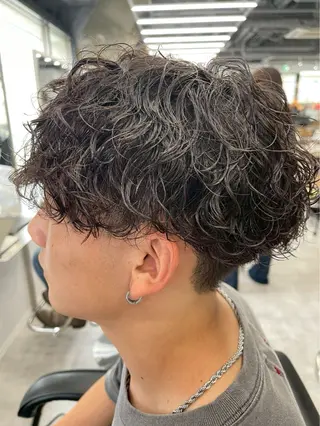 メンズ シャドウパーマ/ツイ スト/近藤百華🎀のヘアスタイル