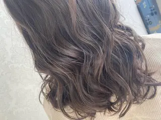 ロング diar／Saori 透明感カラー🤍のヘアスタイル