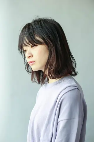 ミディアム 根本 智晴のヘアスタイル