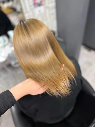 セミロング arose久留米所属・山中 莉乃のヘアスタイル