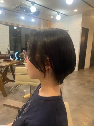 ショート 艶髪矯正|ダイオウ シュナのヘアスタイル