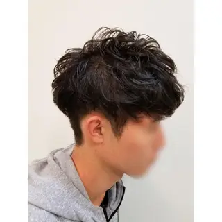 メンズ パーマ ブリーチ、デザイン  カラー福士直矢のヘアスタイル