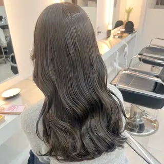 ロング カラー 松葉 柚月のヘアスタイル