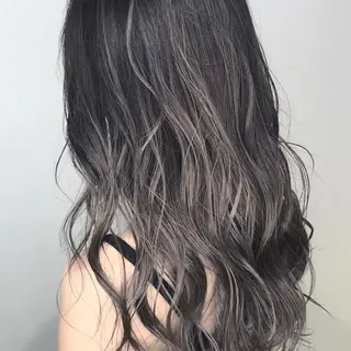 セミロング カラー AMI Hair  supply所属・髪質改善カラー 韓国風レイヤーのヘアスタイル