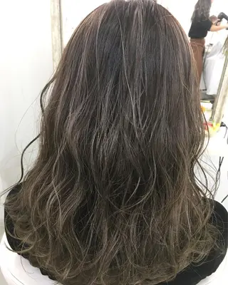セミロング カラー 髪質改善 中川　翔のヘアスタイル