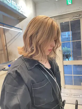 ショート カラー ミルクティー× グレージュMOMOのヘアスタイル