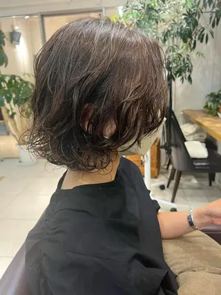 カラー パーマ 秋山 聡子のヘアスタイル