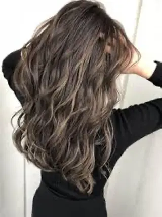 ロング カラー Lien 深井店のヘアスタイル