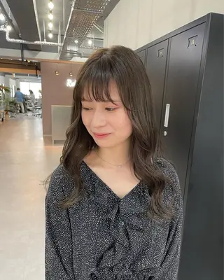 セミロング ミルクティーベージュ ❤︎レイヤー　MIAのヘアスタイル