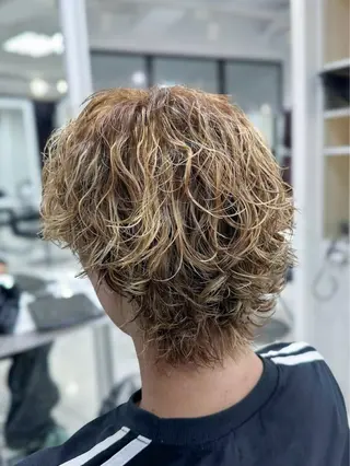 ショート カラー パーマ メンズ 【シャドウパーマ センターパート】義心のヘアスタイル