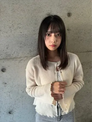 セミロング 透明感ダブルカラー/ 諸岡ひばりのヘアスタイル