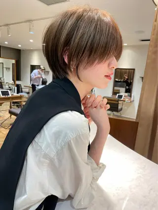 ショート カラー 木元 瑛✂︎ボブのヘアスタイル