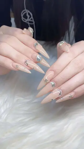 ネイル Squeen Nailのネイルデザイン