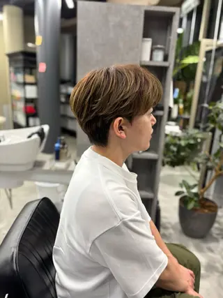 ショート ESQUISSE 堀合 駿輔のヘアスタイル