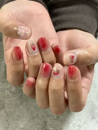 ネイル FIORITURA Maikoのネイルデザイン