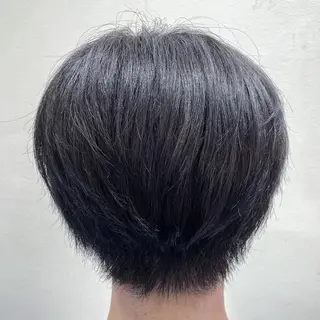 ショート カラー 伊藤 未来のヘアスタイル