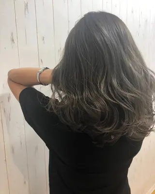 セミロング カラーと髪質改善 のミライのヘアスタイル