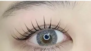 パーマ Salon de Rei所属・サトウ エミのマツエク・マツパデザイン