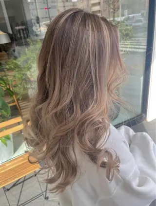 ロング hoNua. 栄/透明感カラーのヘアスタイル