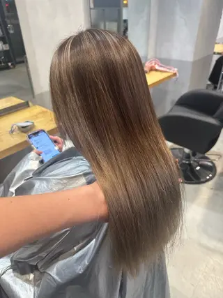 セミロング カラー 💖ハイライト/ハイ トーン💖MIKIのヘアスタイル