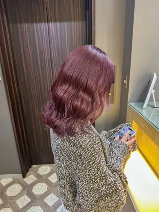 セミロング noa 寒色系カラーブリーチのヘアスタイル