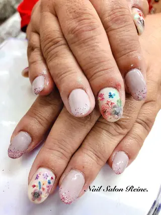 ネイル Nailsalon Reine所属・玉栄 伶奈のネイルデザイン