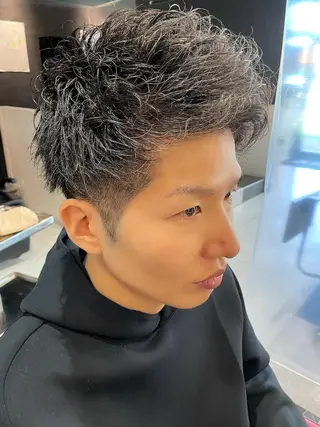 ショート パーマ メンズ メンズヘア特化 崎田 成人のヘアスタイル