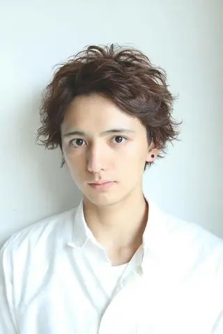 ショート メンズ 🩵盛れる韓国ヘア 🩵うるつやカラーのヘアスタイル