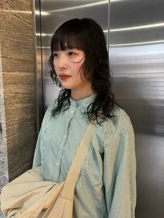 ミディアム パーマ satsuki 暖色・ブラウンカラーのヘアスタイル