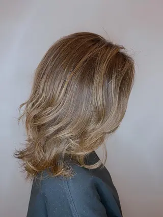 ミディアム SHINKA所属・小倉 愛のヘアスタイル